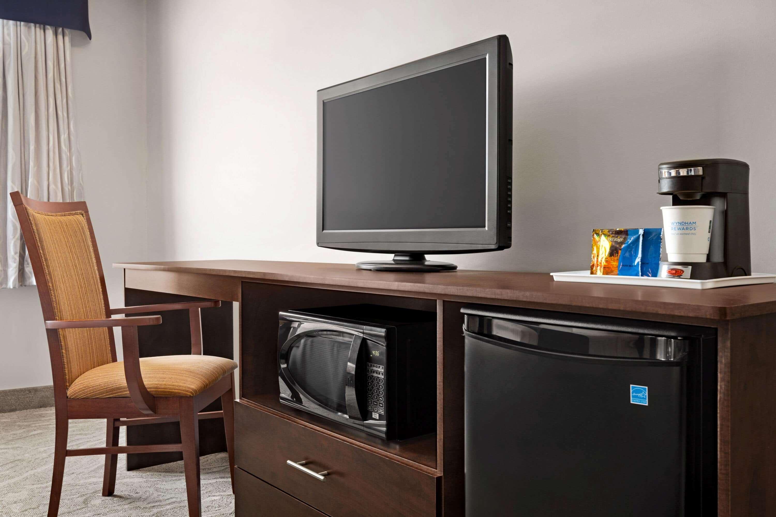 Travelodge By Wyndham טימינס מראה חיצוני תמונה