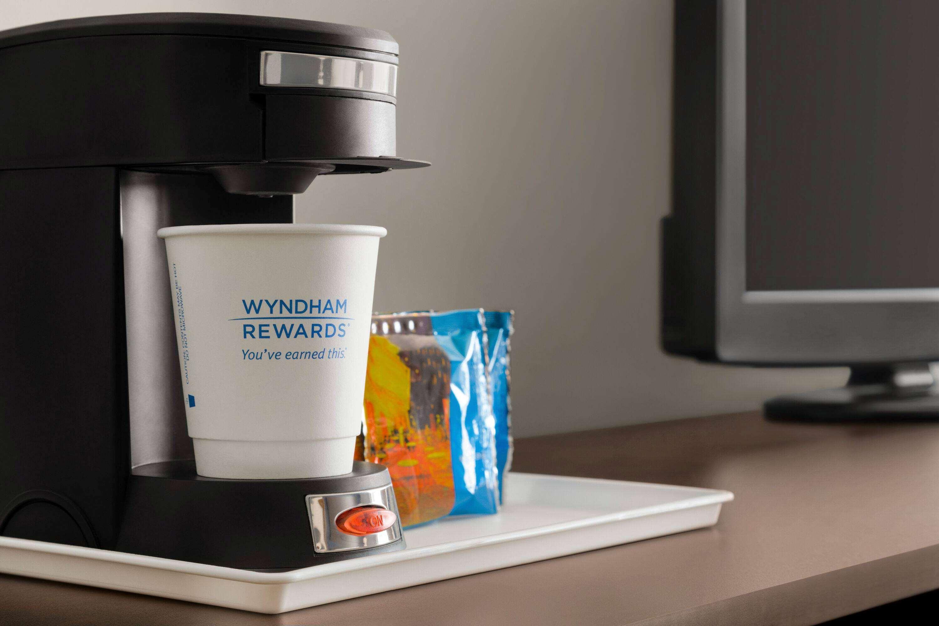 Travelodge By Wyndham טימינס מראה חיצוני תמונה